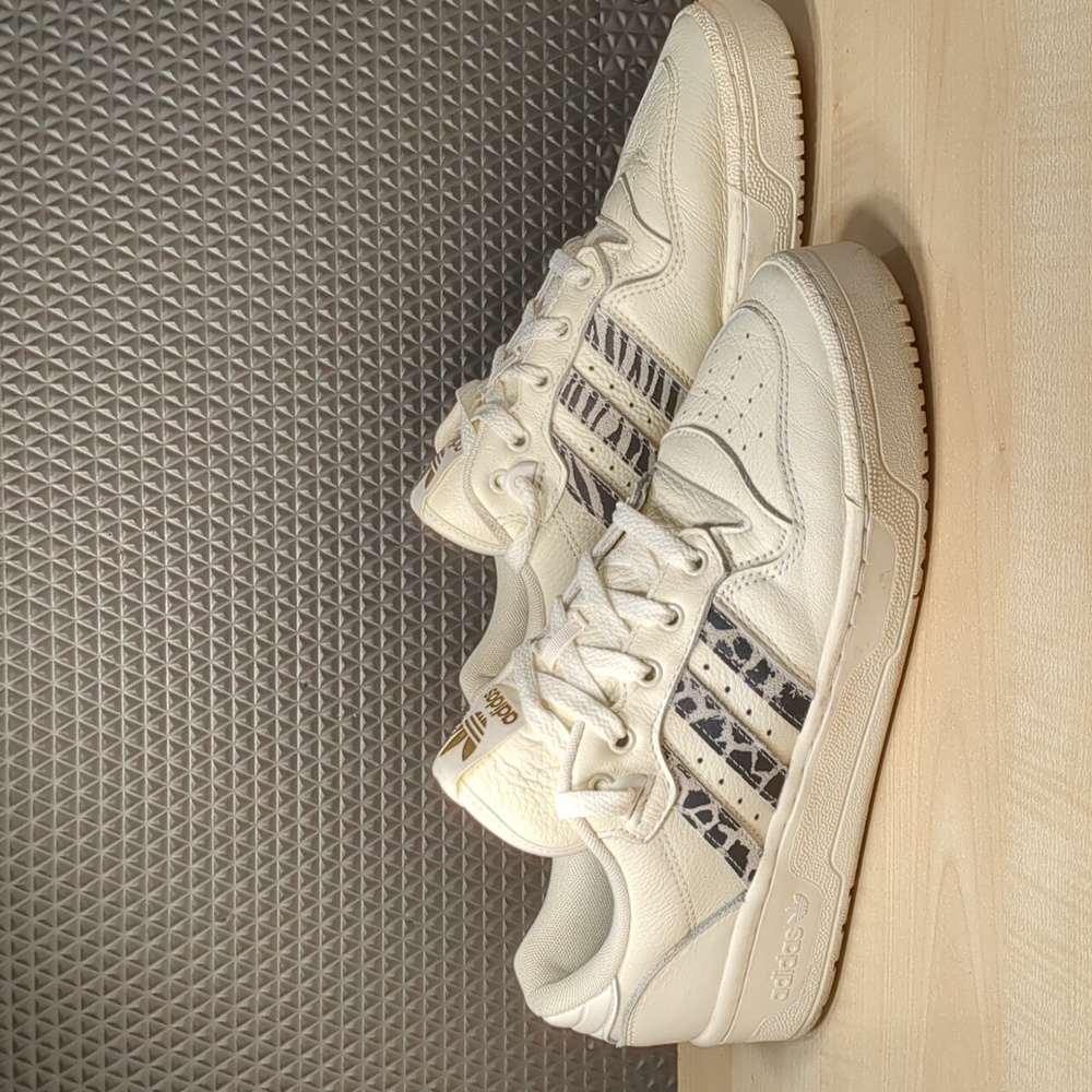 Adidas sneakers leather